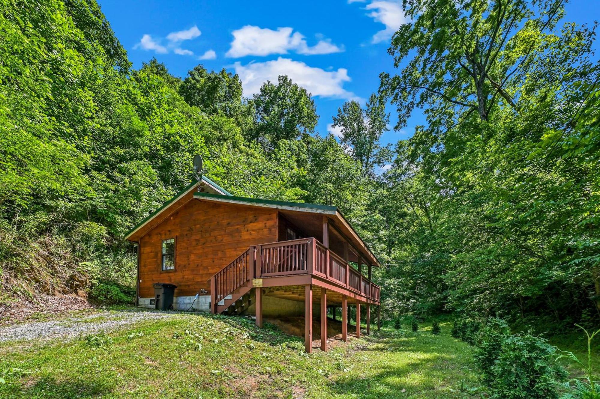 Smoky Mountains Hut Tub Cabin Dog Friendly Sevierville Exterior foto